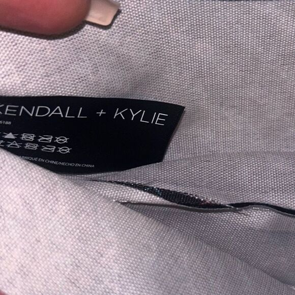 KENDALL & KYLIE Canvas BLACK BAG make up bag/brush bag ONLY!. Sold out online! - Picture 2 of 4